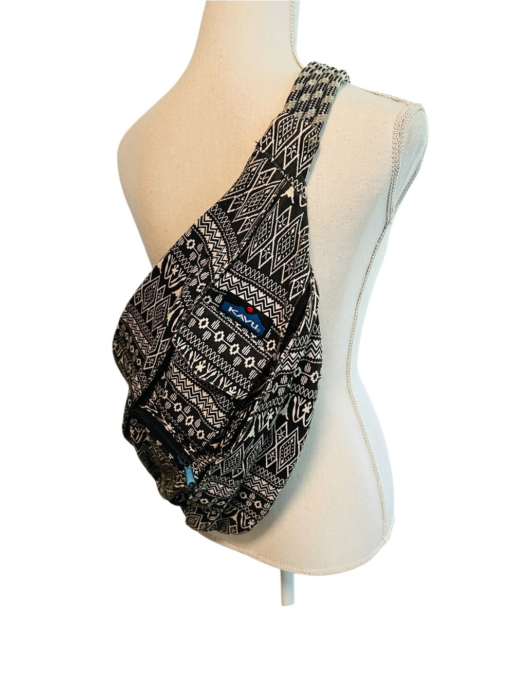 Kavu White and Black Rope Sling Backpack Bag Tribal Pattern
